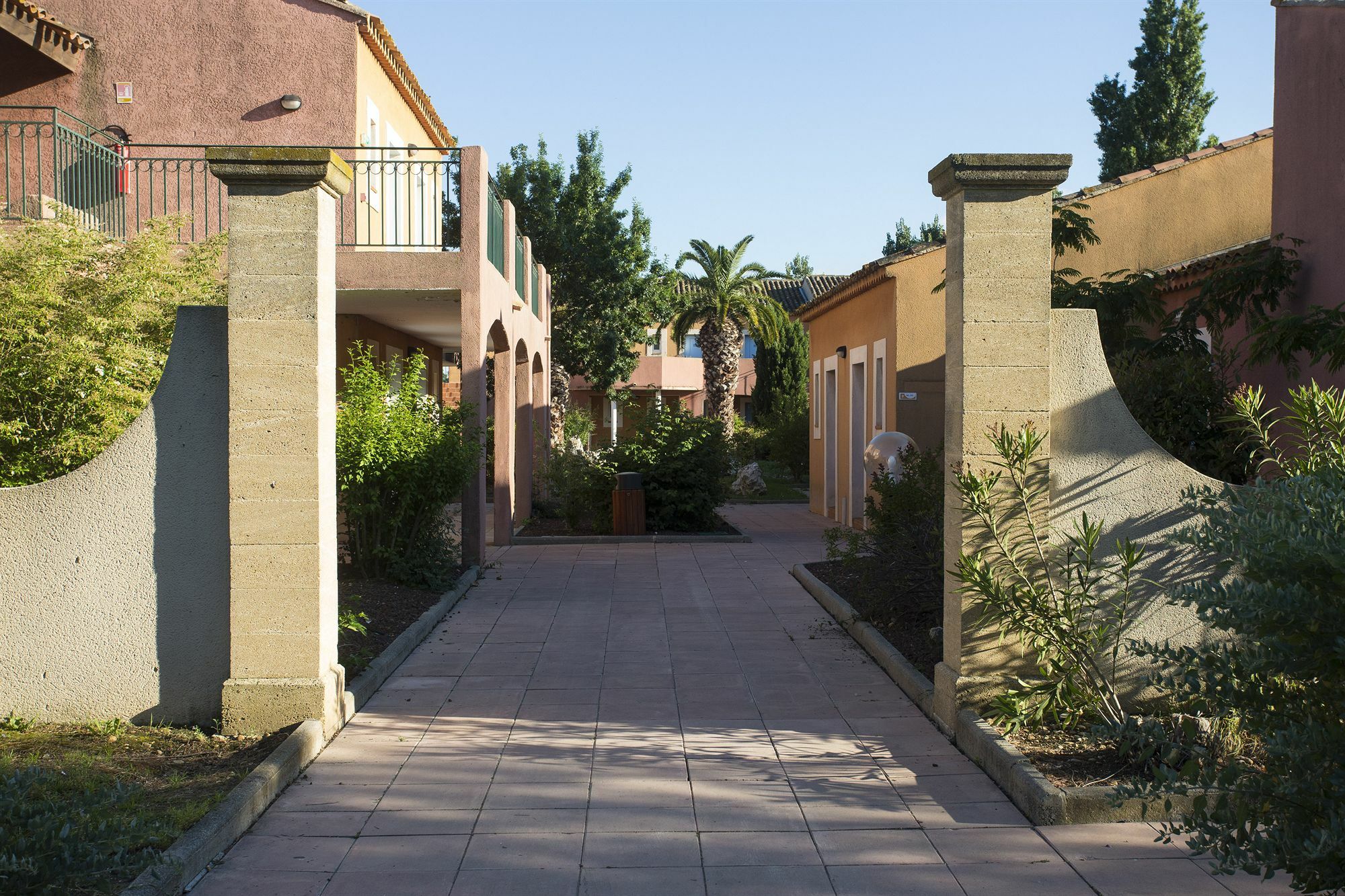 Sowell Residences Les Mazets Arles Exterior photo